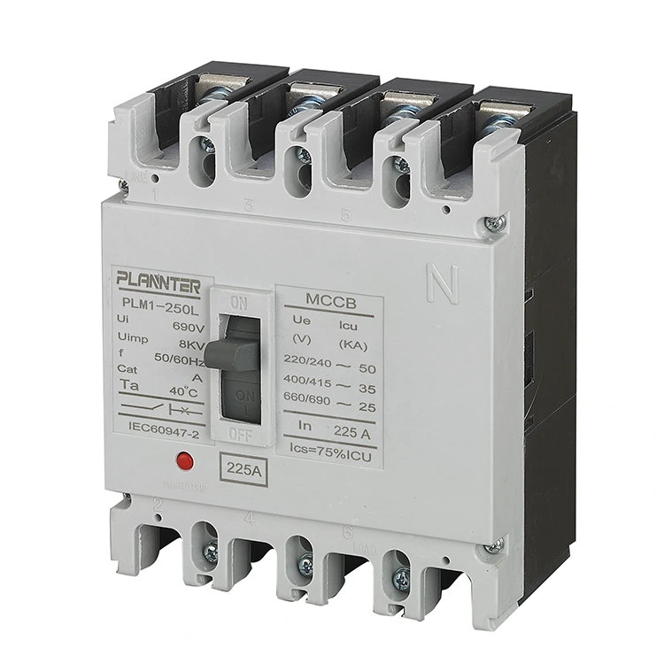 AC 4 napainen valettu suojakotelo 225A